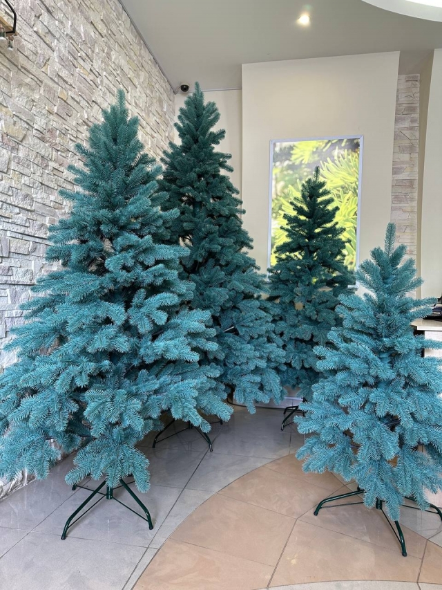 Стильные рождественские елки сизого цвета