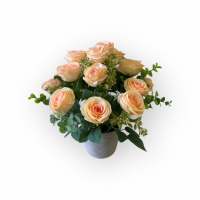 Букет троянди в кашпо