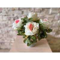 Букет троянди з листям в кашпо