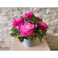 Букет троянди з листям в кашпо