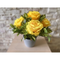 Букет троянди з листям в кашпо