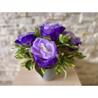 Букет троянди з листям в кашпо