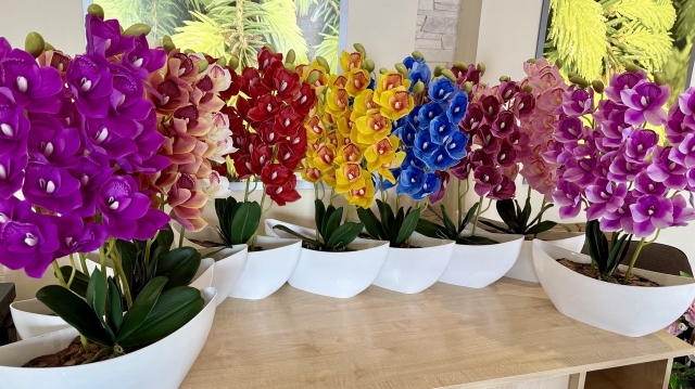 Штучна орхідея Цимбідіум в вазоні — нова реалістична композиція для стильного декору інтер’єру